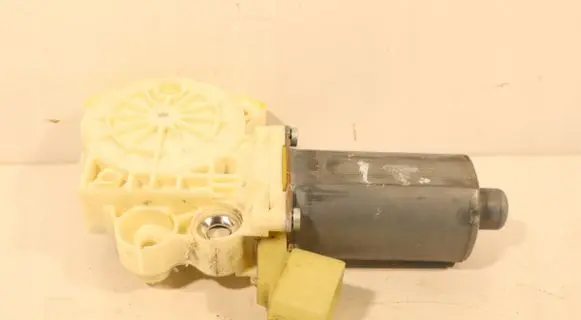 Mercedes-Benz CLS C219 Rear door window regulator motor A2198200542