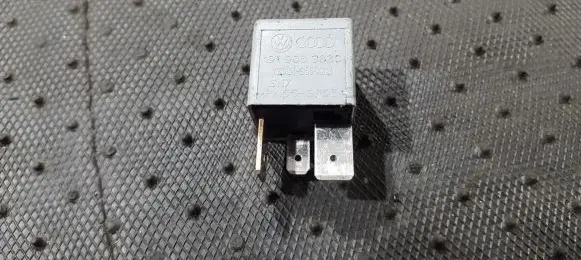 Volkswagen Golf IV Other relay 191906383C V23134-B55-X216