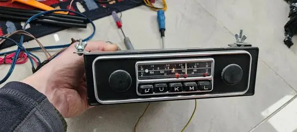 Mercedes-Benz W123 Radio/CD/DVD/GPS head unit 7639200 BLAUPUNKT
