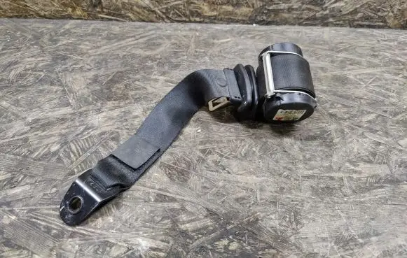 Mini One - Cooper R50 - 53 Rear seatbelt 16923098