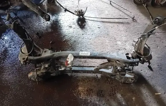 Ford C-MAX I Rear subframe 