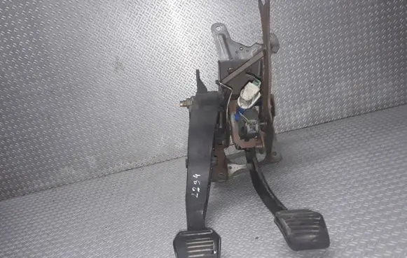Jaguar X-Type Pedal assembly 