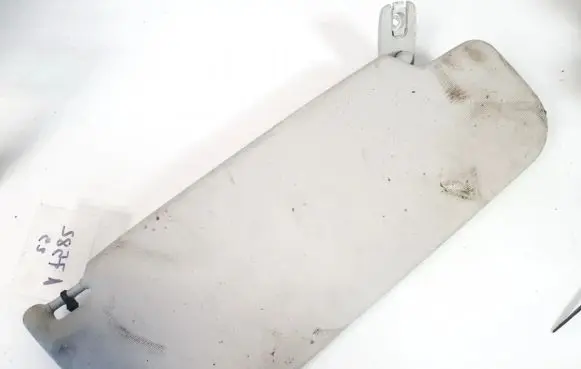 Volkswagen Golf V Sun visor