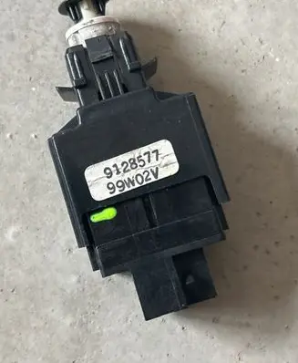 Volvo S40, V40 Brake pedal sensor switch 9128577 99W02V