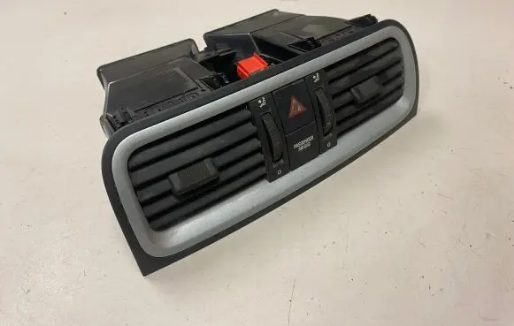 Skoda Fabia Mk2 (5J) Dash center air vent grill 5J0820951 0612059 P0116005