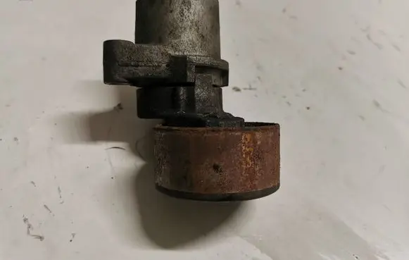 Mazda 6 Generator/alternator belt tensioner JM22
