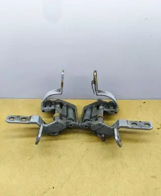 BMW 5 E60 E61 Tailgate/trunk/boot hinge 7061384