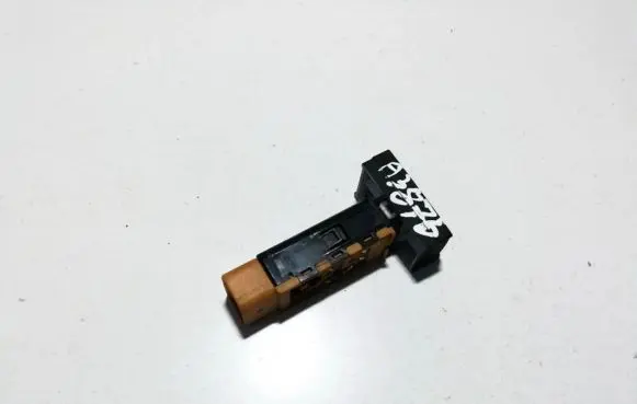 Hyundai Santa Fe Windscreen/window heater switch 202002962