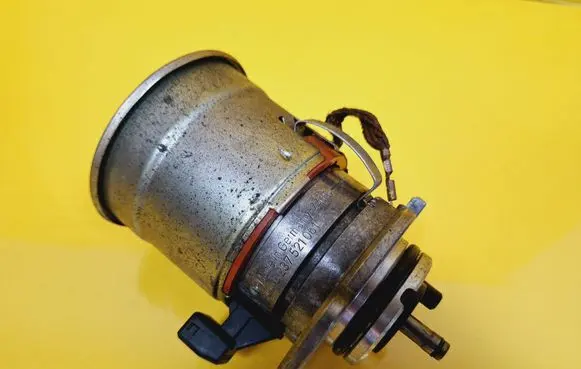 Volkswagen Golf III Spark distributor 0237521061