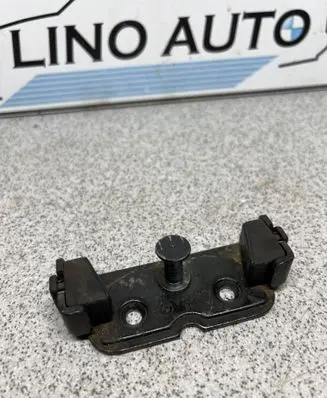 BMW 3 E46 Loading door lock loop/hook striker 8203771
