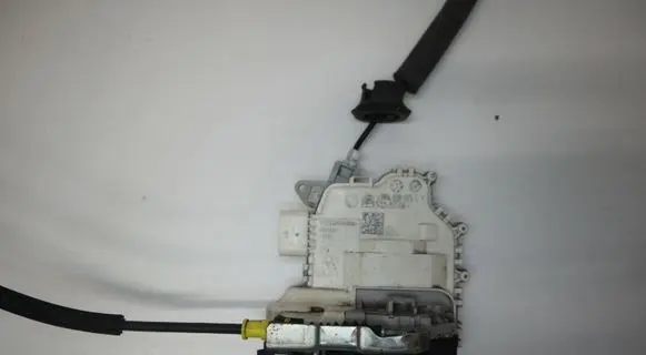 Audi A5 Sportback 8TA Rear door lock JA68K0839015C
