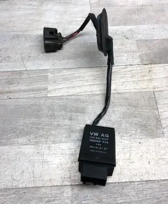 Volkswagen Golf VI Fuel injection pump control unit/module 1K0906093F 09160707