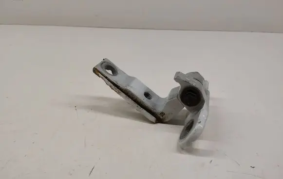 Volvo V60 Front door lower hinge