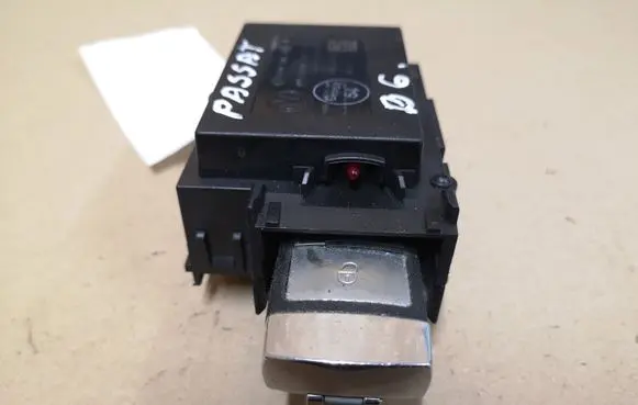 Volkswagen PASSAT B6 Ignition lock 3C0905843