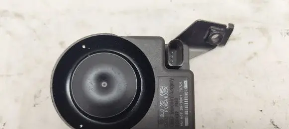Audi A3 S3 8L Alarm system siren 8L0951605A