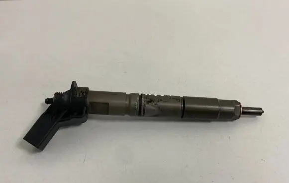 Mercedes-Benz CLS C219 Fuel injector A6420700587 060202 0445115