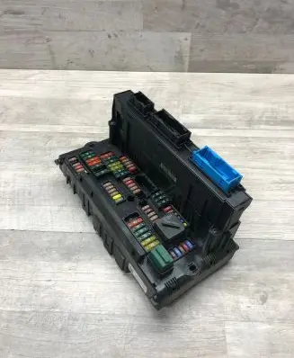 BMW 5 F10 F11 Comfort/convenience module 10681810 1J404104ZJ JBFE