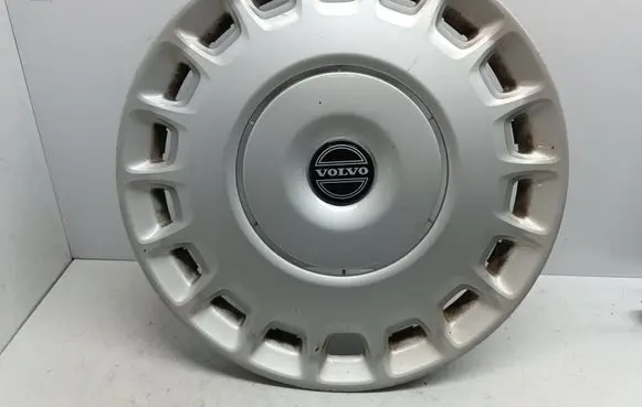 Volvo V50 R15 wheel hub/cap/trim 30615582