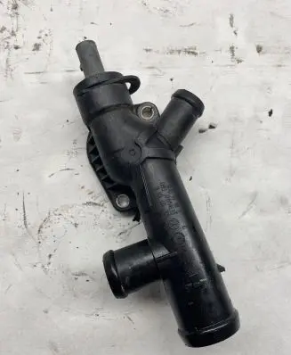 Volkswagen Transporter - Caravelle T5 Engine coolant pipe/hose 02133241