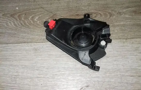 Volvo V70 Parcel shelf speaker 8633992