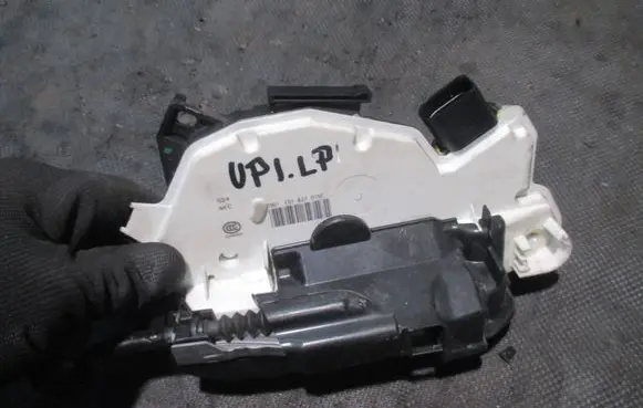 Volkswagen Up Front door lock 1S1837015C