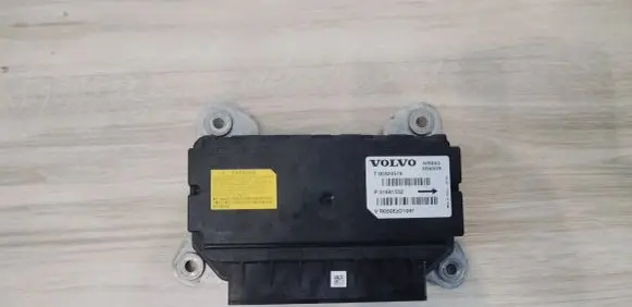 Volvo XC90 Airbag control unit/module 31681532 00324518 R050EZD1091
