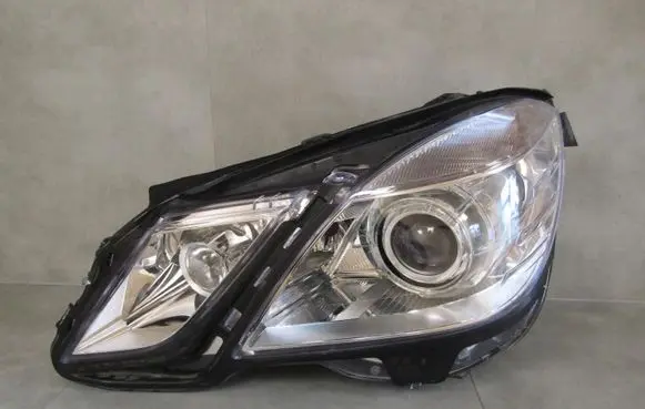 Mercedes-Benz E W124 Headlight/headlamp A2128205761