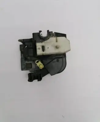 Renault Clio III Front door lock 