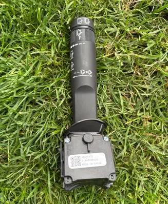 Opel Astra J Wiper control stalk 13305522