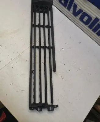 Renault Megane IV Intercooler air guide/duct channel 214F65316R 110949107 17099245667