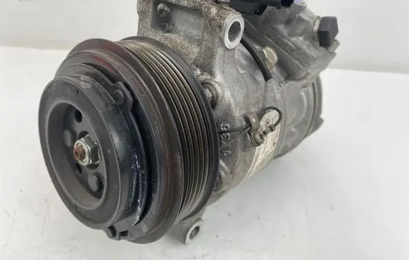 Mercedes-Benz C W205 Air conditioning (A/C) compressor (pump) A0008304002 02533408763 R1232V1
