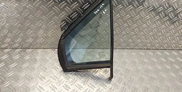 Toyota Yaris Front door vent window glass four-door 