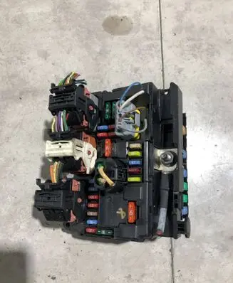 Citroen C5 Fuse module 9667199680