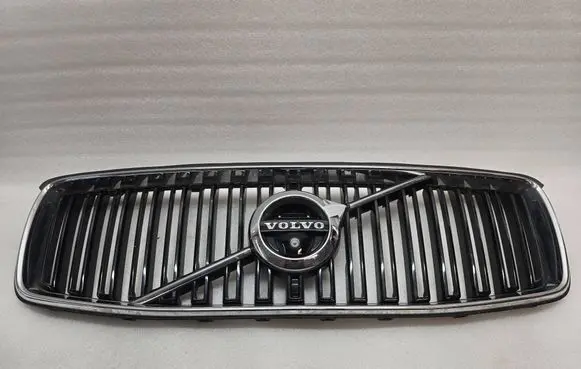 Volvo XC90 Front bumper upper radiator grill 31425095