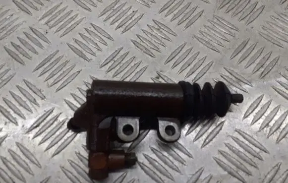 Toyota Yaris Clutch slave cylinder 