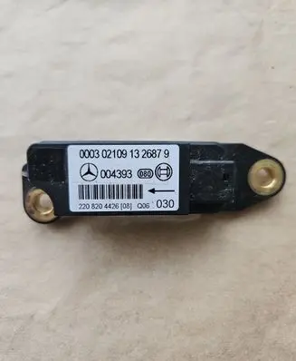 Mercedes-Benz SL R230 Airbag deployment crash/impact sensor 2208204426