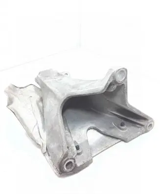 Audi A4 S4 B7 8E 8H Engine mounting bracket 8D0199388K