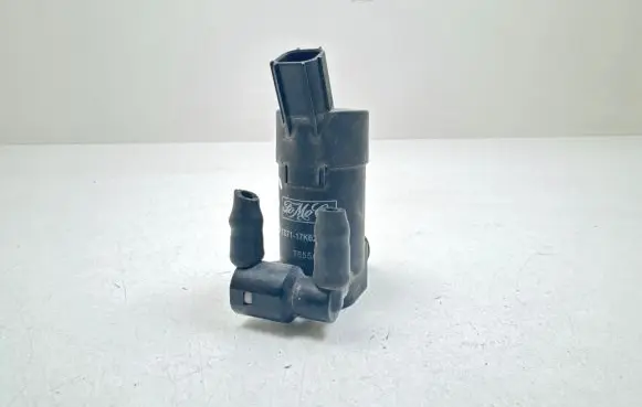 Ford Focus Windscreen/windshield washer pump T655C
