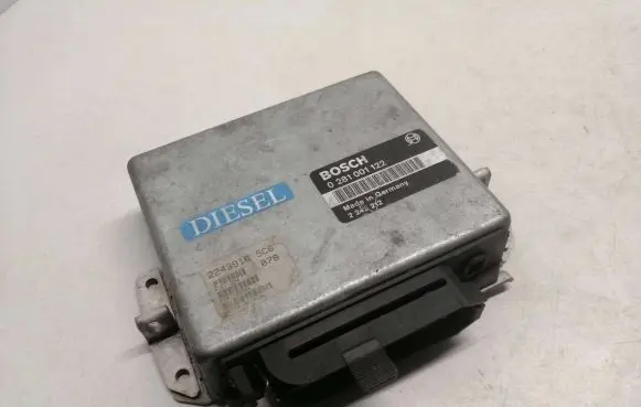 BMW 5 E34 Engine control unit/module 0281001122 224212