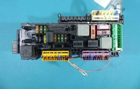 Mercedes-Benz E A207 Central body control module 2129026601 IMPRK885596