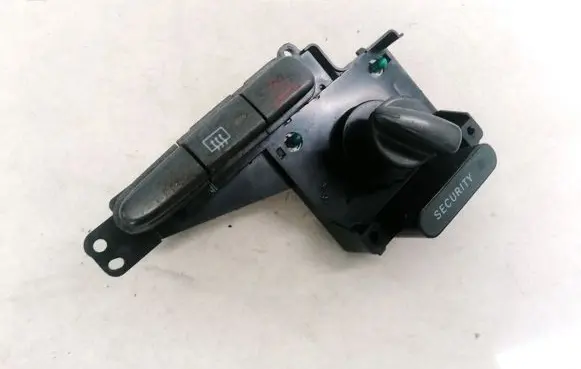 Toyota Yaris Hazard light switch 758294