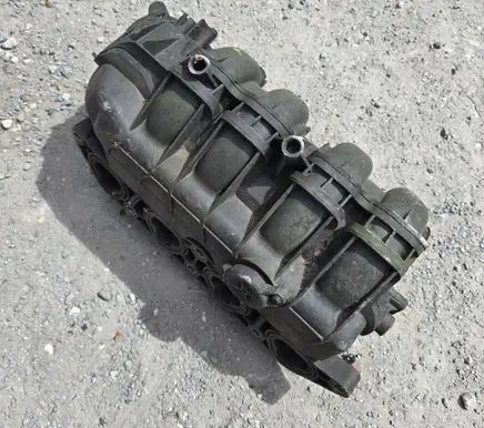 Volkswagen Polo III 6N 6N2 6NF Intake manifold 036129711BL 0005285F