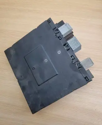 Volkswagen Golf V Comfort/convenience module 1K0937049L F005V00459 H29S0701