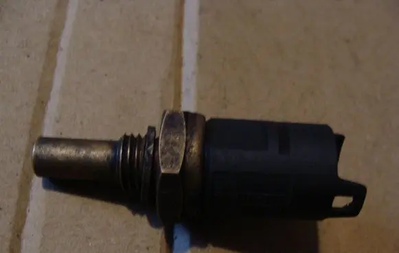 BMW 5 E39 Coolant temperature sensor 1703993