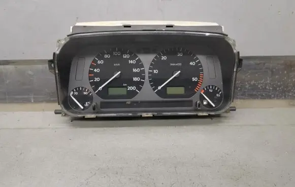 Volkswagen Golf III Speedometer (instrument cluster) 5392325900