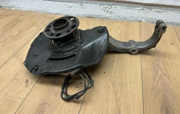 Mercedes-Benz S AMG W222 Front wheel hub 2222001