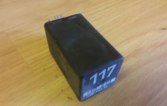 Volkswagen PASSAT B3 Other relay 117 357906121