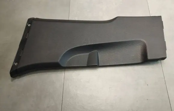 (B) pillar trim (bottom)