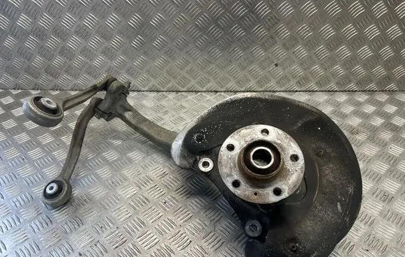 Front wheel hub