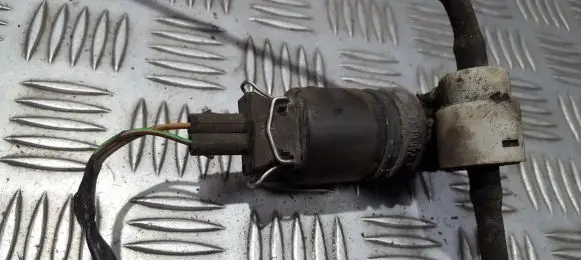 Renault Clio I Windscreen/windshield washer pump